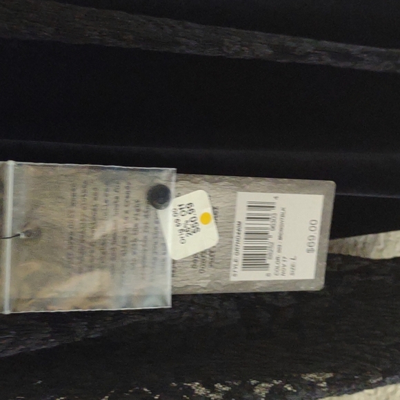 Beautiful Top - Picture 7 of 8